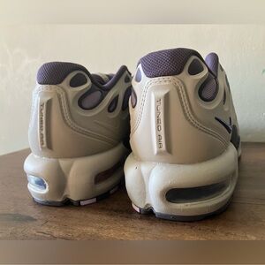 Nike Tuned Air Sneakers in Tan and Purple